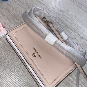 MICHAEL MICHAEL KORS
Jet Set Small Crossgrain